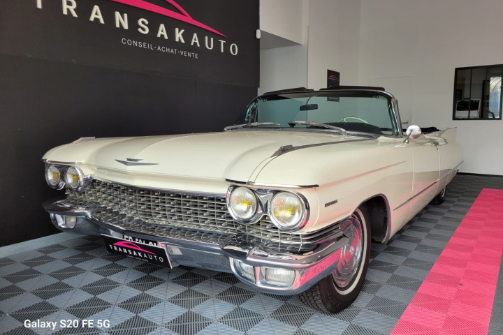 CADILLAC DEVILLE