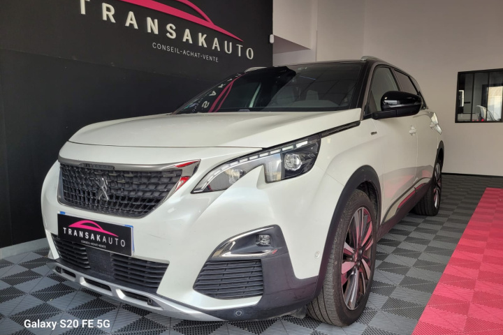 PEUGEOT 5008