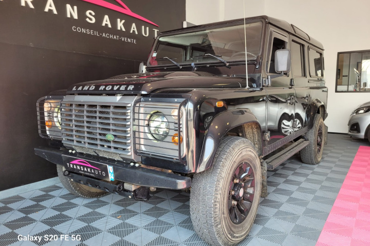 LAND ROVER DEFENDER 110 STATION WAGON
