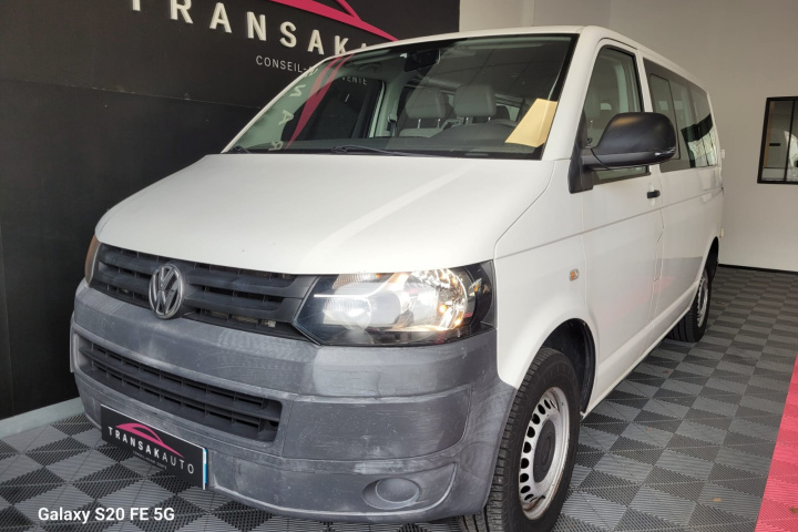 VOLKSWAGEN TRANSPORTER COMBI