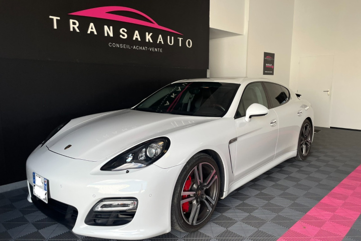 PORSCHE PANAMERA GTS